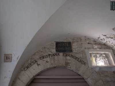 L�arco � ubicato in un�altra corte dal nome singolare: Corte Cavallerizza...